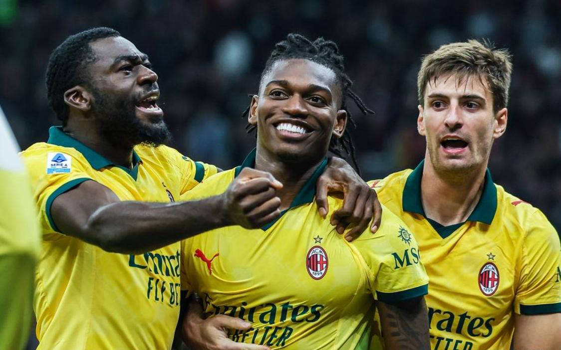 意甲榜首之争激烈,AC米兰逆转佛罗伦萨登顶